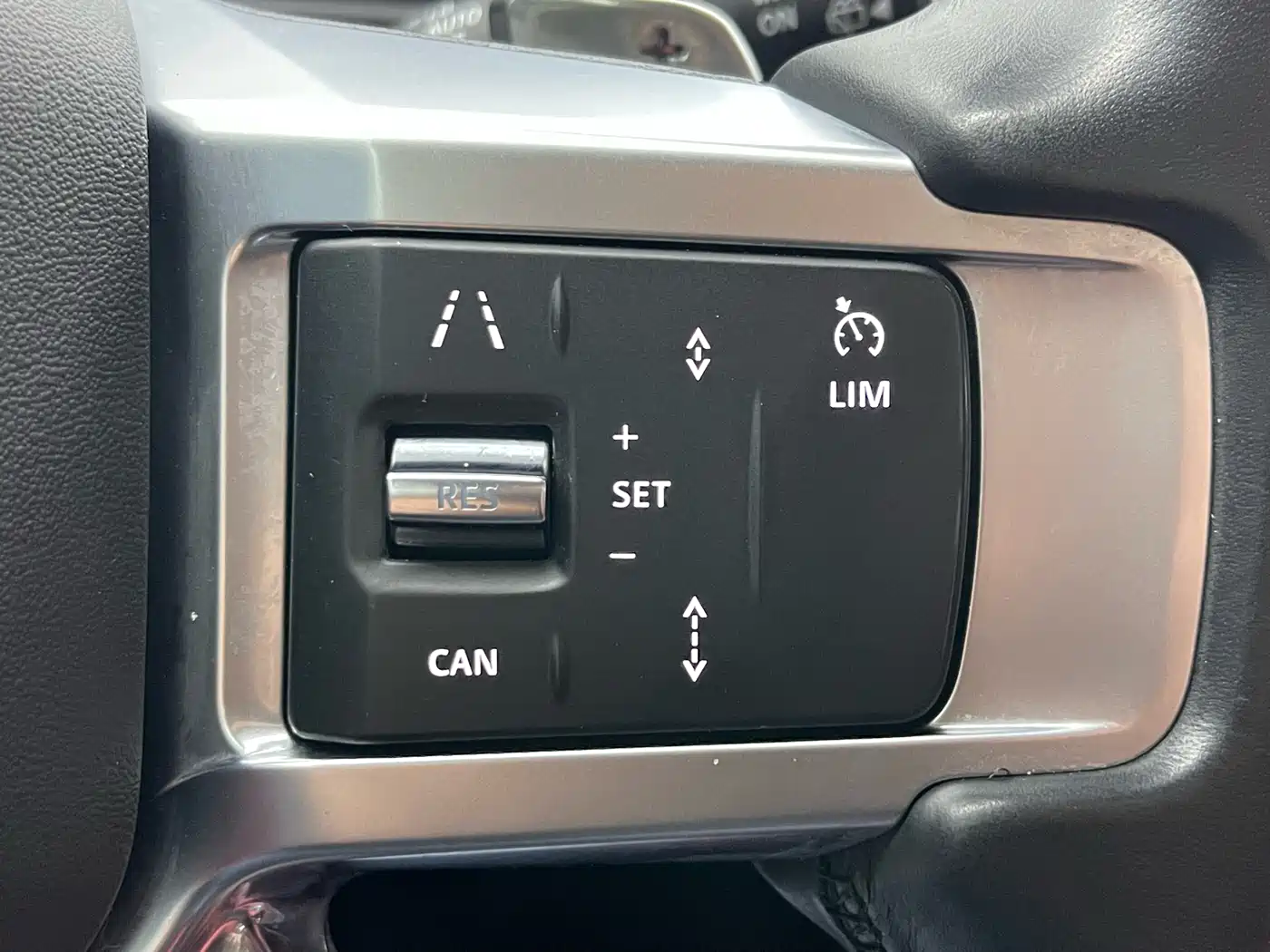 Land Rover Discovery 2024 Model 360PS S фото 6