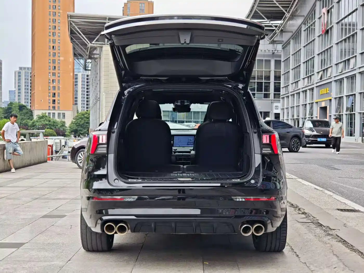 Lynk & Co 09 EM-P 2021 2.0T PHEV Ultra 6-seater фото 7