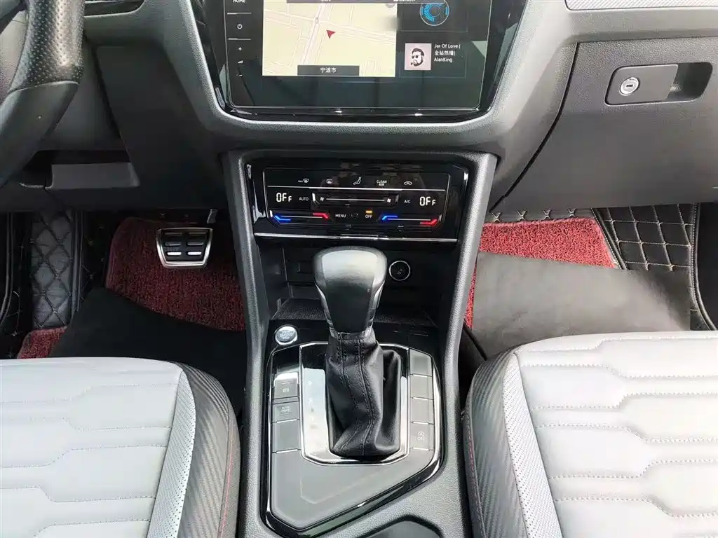 VOLKSWAGEN TIGUAN X