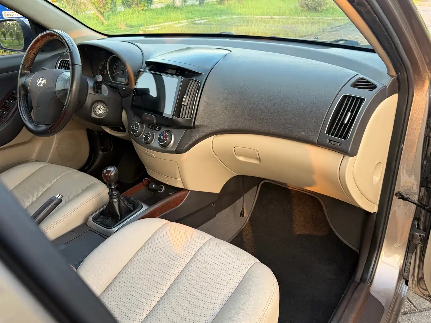 Hyundai Elantra 2011 1.6L Manual Comfort фото 23