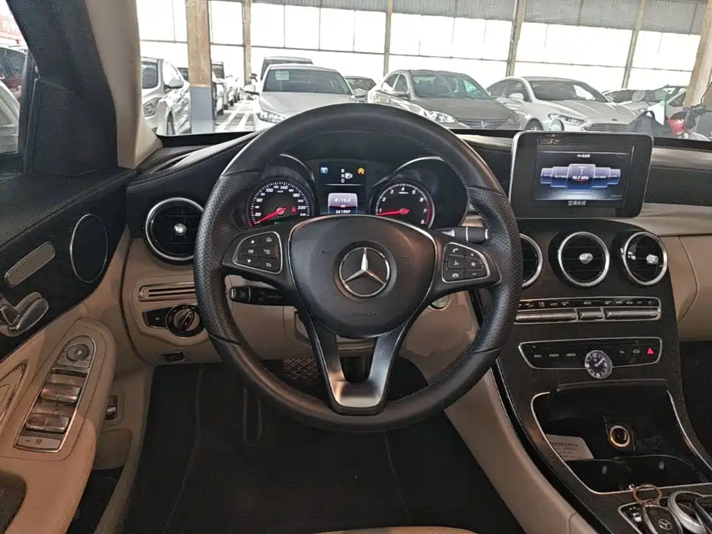 Фото 11 - Mercedes-Benz C-Class