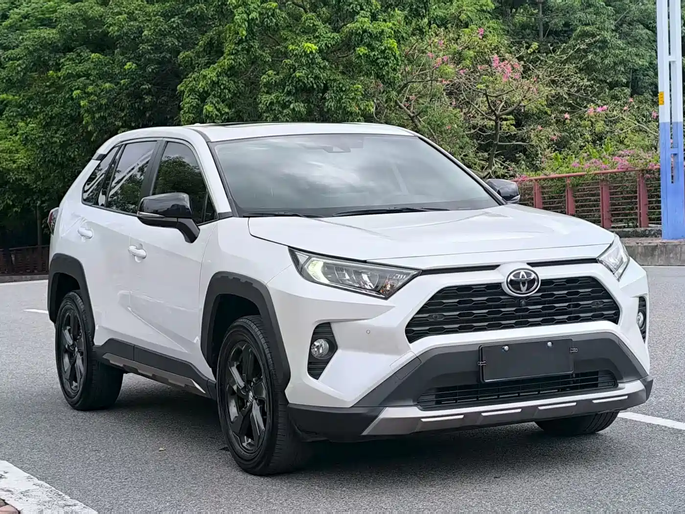 Toyota RAV4 Rongfang 2022 2.0L CVT 4WD Trend Plus Edition фото 4