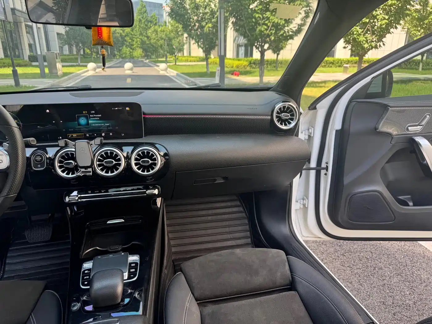 Mercedes-Benz A-Class 2019 A 200 L Sport Sedan фото 12