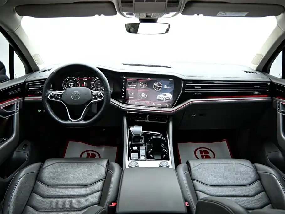 VOLKSWAGEN TOUAREG