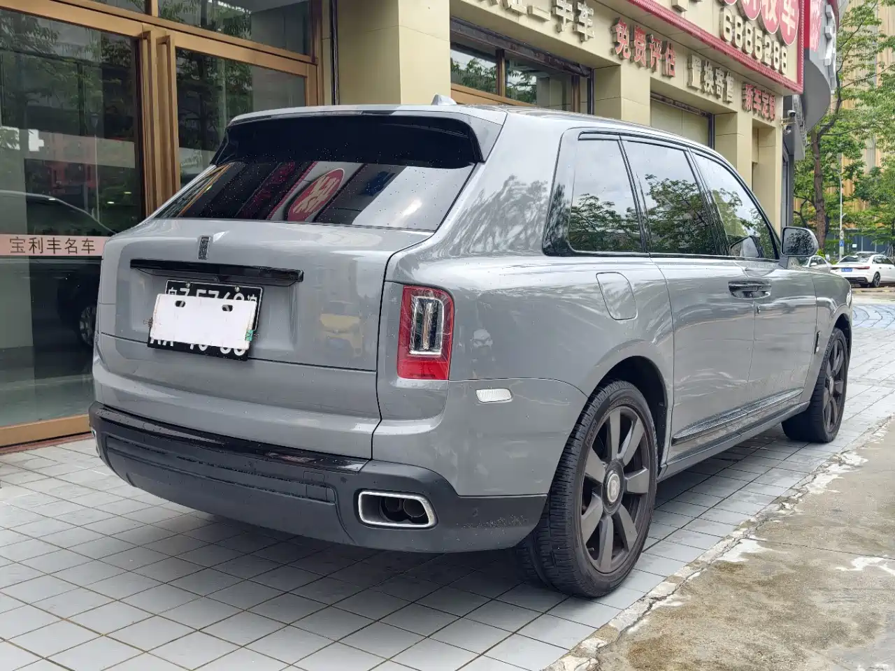 Фото 10 - Rolls-Royce Cullinan