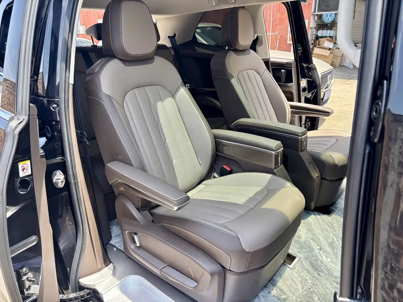 Volkswagen Viloran 2024 380TSI Prestige Edition фото 11