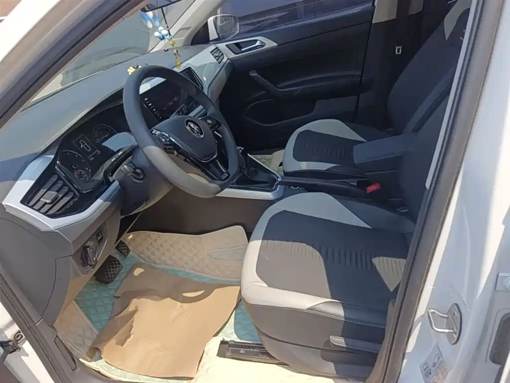Volkswagen Polo 2021 Plus 1.5L Automatic Colorful Tech Edition фото 15