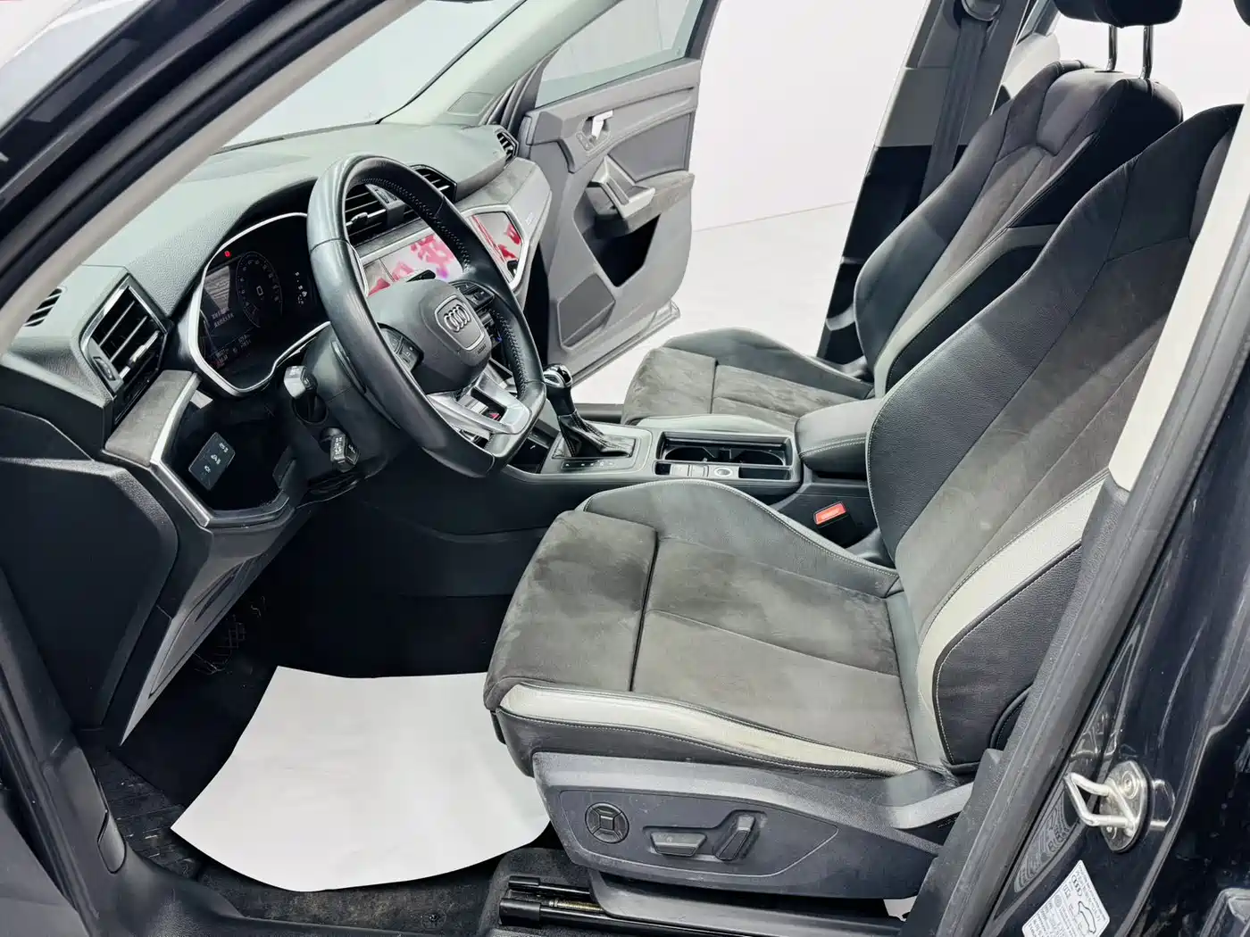 Audi Q3 2022 35 TFSI Fashion Dynamic фото 4
