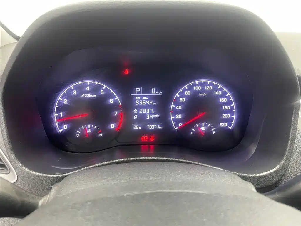 Hyundai Verna 2016 1.4L Automatic Cool Edition GLS фото 14
