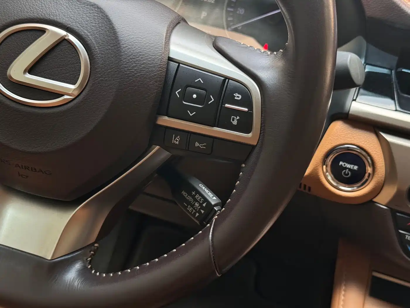 Lexus ES 2017 300h Mark Levinson Comfort Edition фото 11