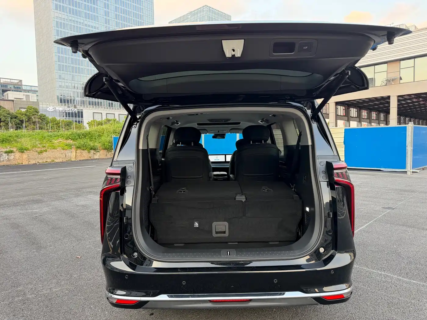 SAIC Maxus Maxus G90 2024 2.0T Galaxy 7-Seater фото 15