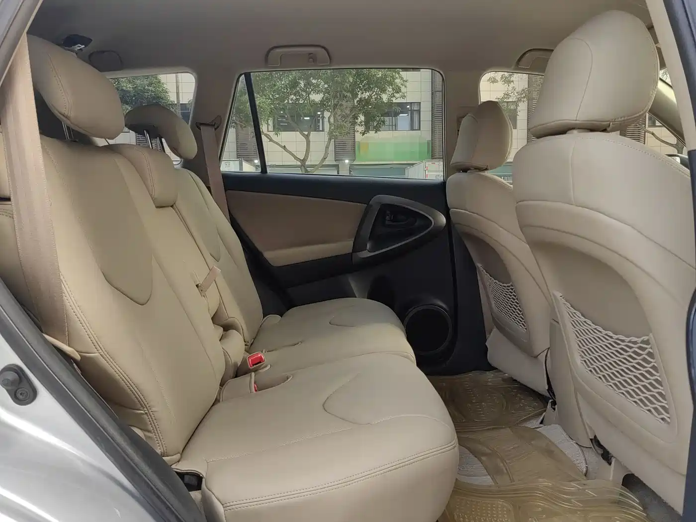 Toyota RAV4 Rongfang 2011 2.0L Automatic Classic Edition фото 14