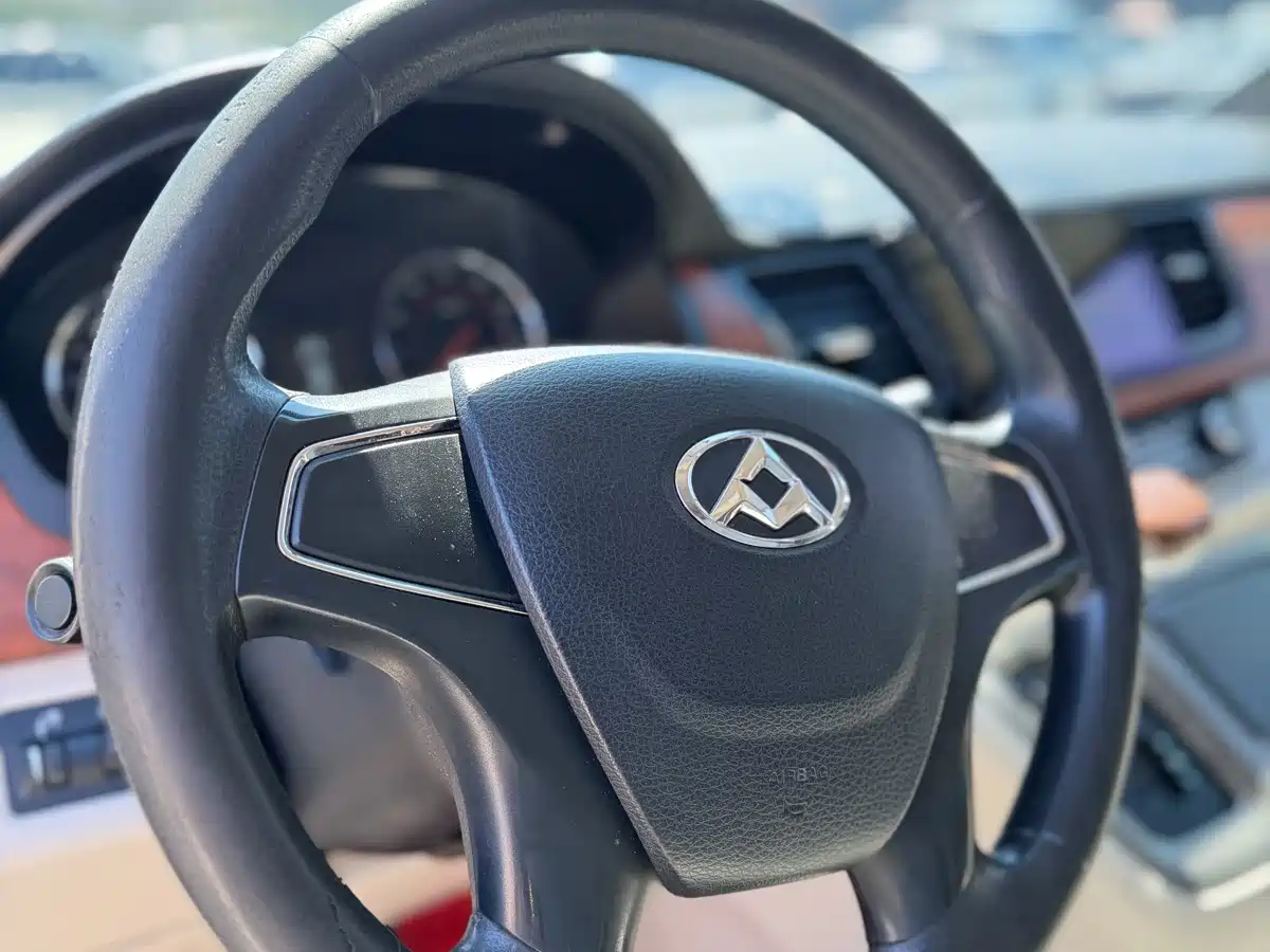 SAIC Maxus Maxus G10 2015 2015 2.0T Automatic Commemorative Edition