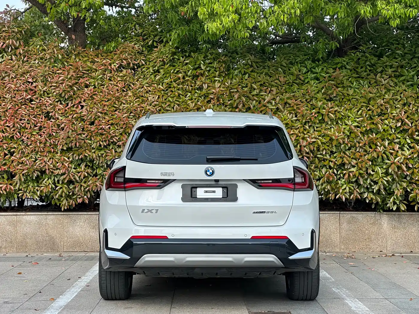 BMW iX1 2023 eDrive25L X Design Package фото 4