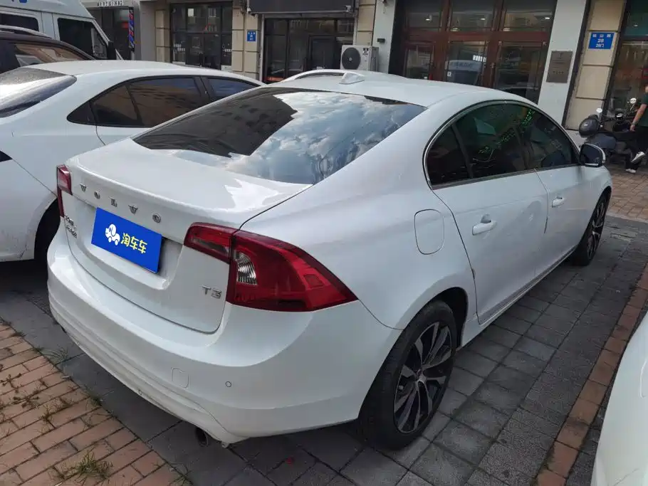 Фото 3 - Volvo S60