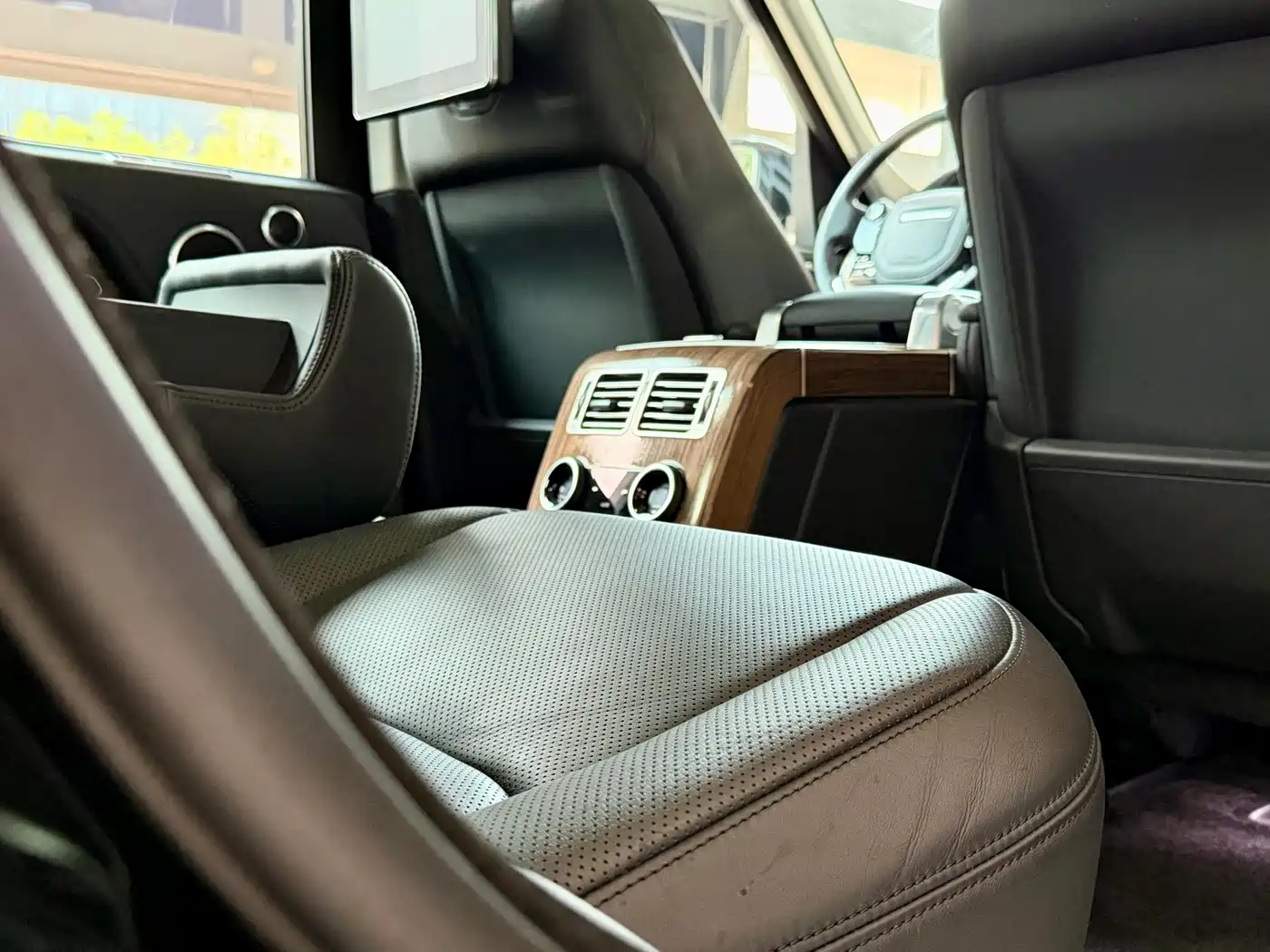 Land Rover Range Rover 2019 3.0 SC V6 Heritage Extended Edition фото 27