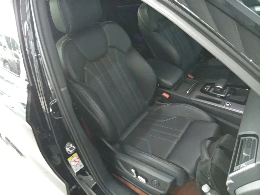 Audi Q5L 2024 Model 40 TFSI Fashion Dynamic фото 20