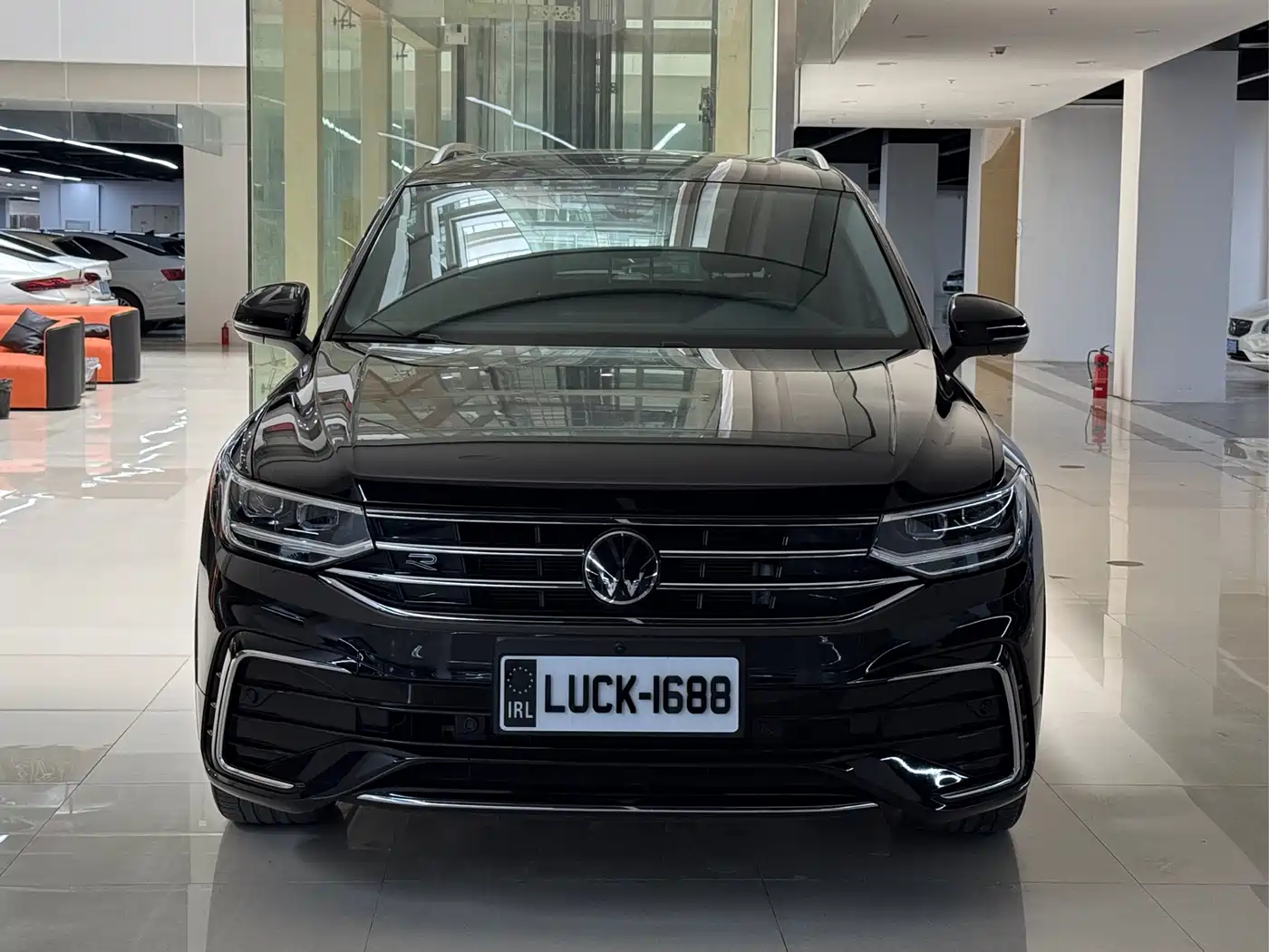 Volkswagen Tiguan L 2023 Facelift 330TSI Auto FWD R-Line Premium фото 3