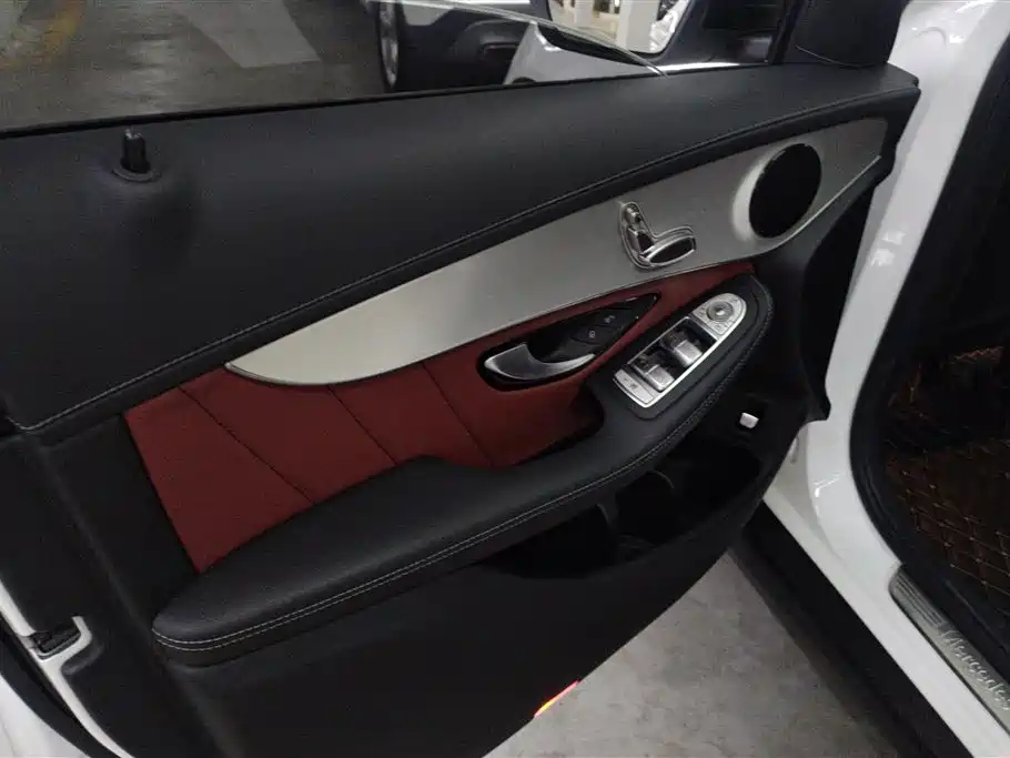 Mercedes-Benz GLC Coupe 2018 GLC 200 4MATIC Coupe SUV фото 7