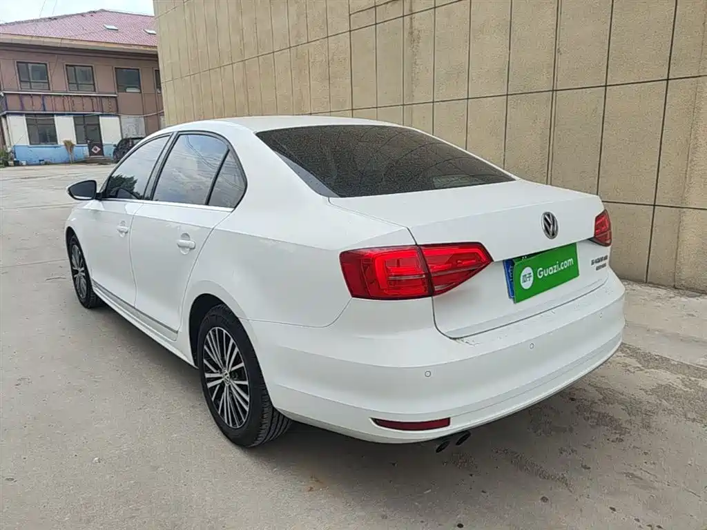 Volkswagen Sagitar 2017 230TSI Automatic Luxury фото 5