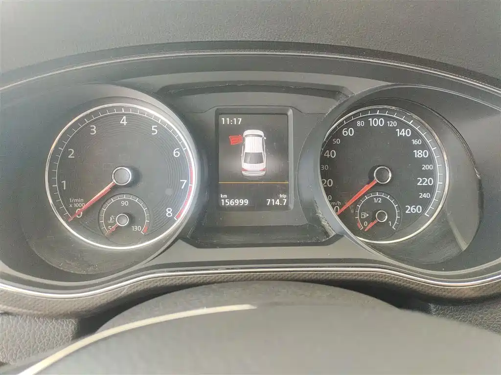 Volkswagen Passat 2017 330TSI DSG Luxury фото 12
