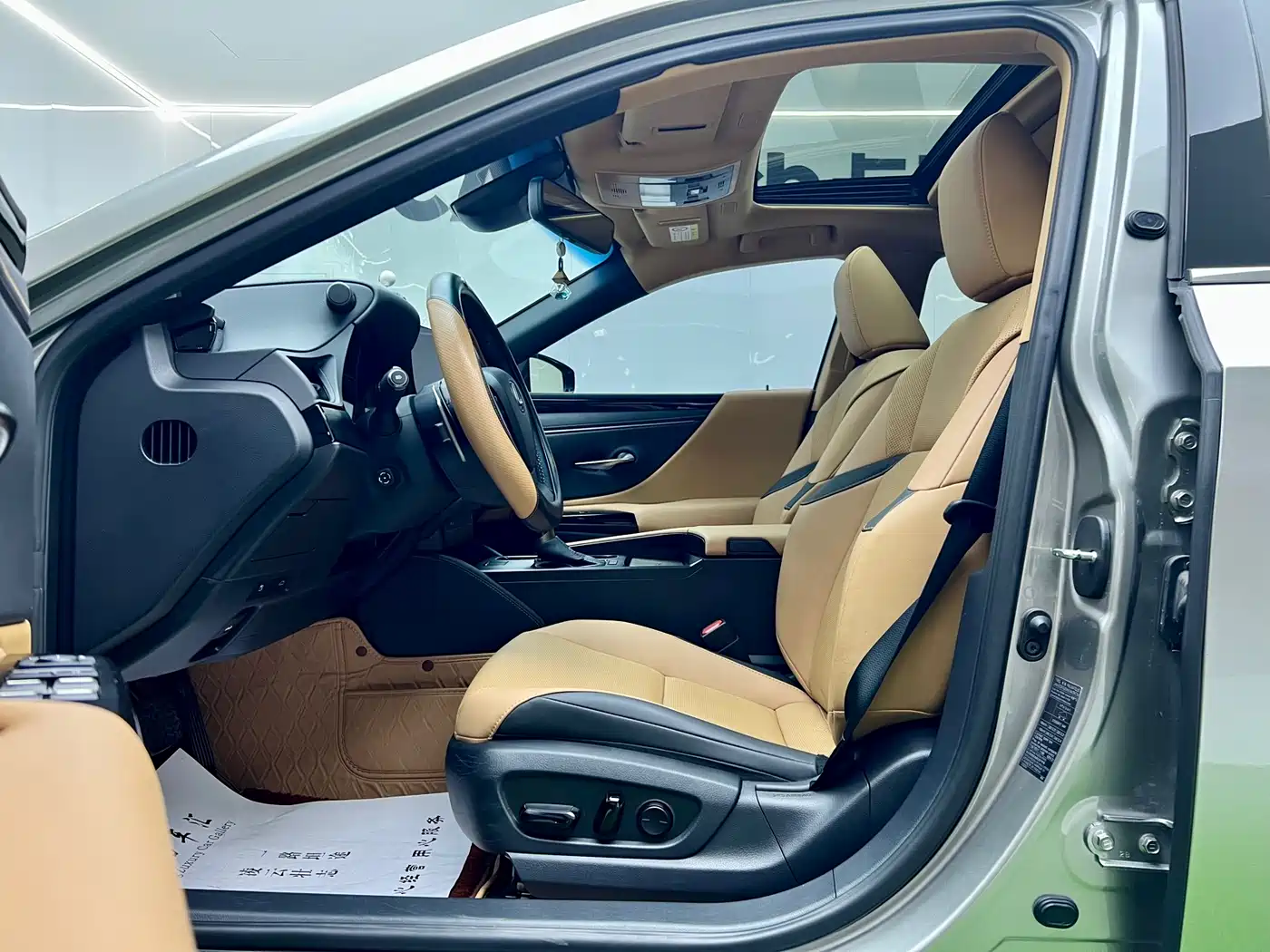 Lexus ES 2023 200 Excellence Edition фото 4