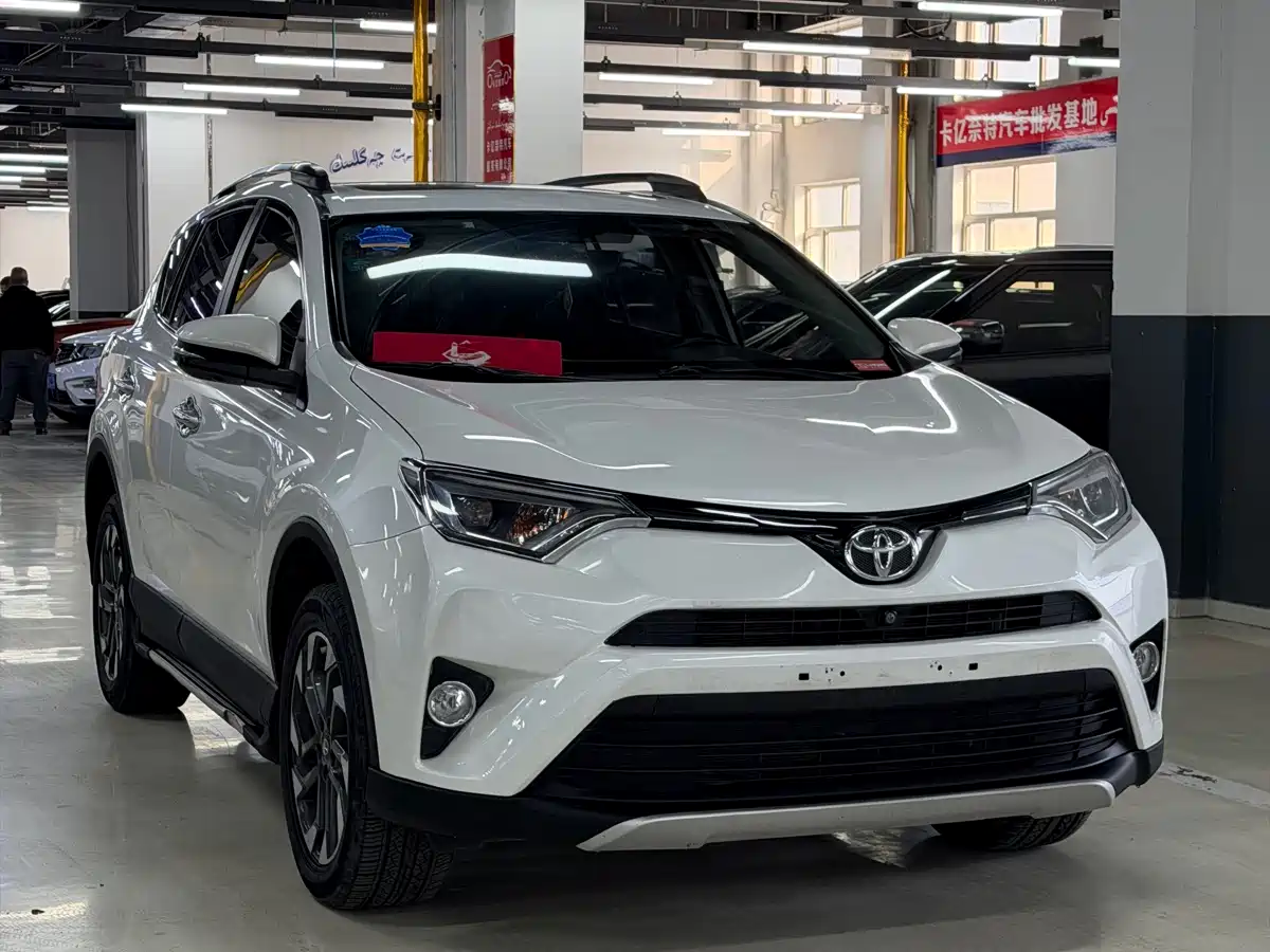 Toyota RAV4 Rongfang 2016 2.5L Automatic 4WD Elite фото 3