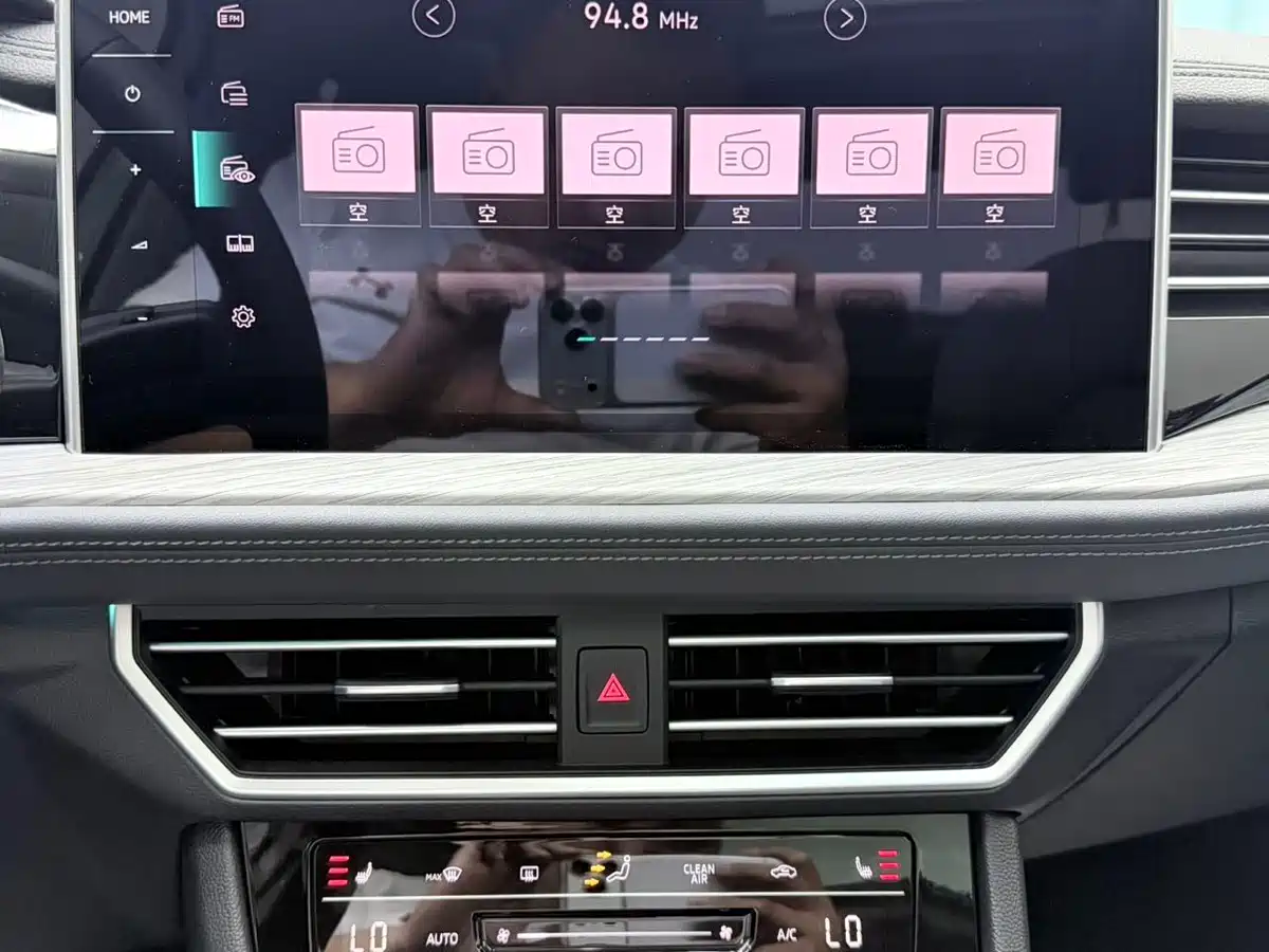 Volkswagen Sagitar 2023 280TSI DSG Surpass Plus Edition фото 15