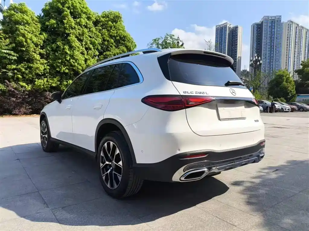 Mercedes-Benz GLC 2023 GLC 260 L 4MATIC Sport 5-seater фото 6