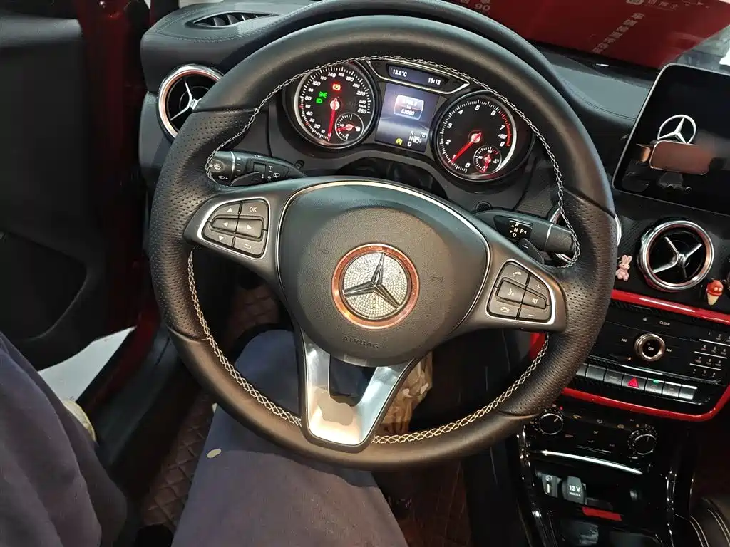 Mercedes-Benz GLA 2017 GLA 200 Fashion фото 11