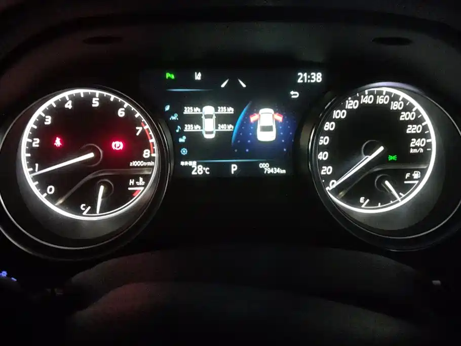 Toyota Camry 2021 2.0G Luxury Edition фото 14