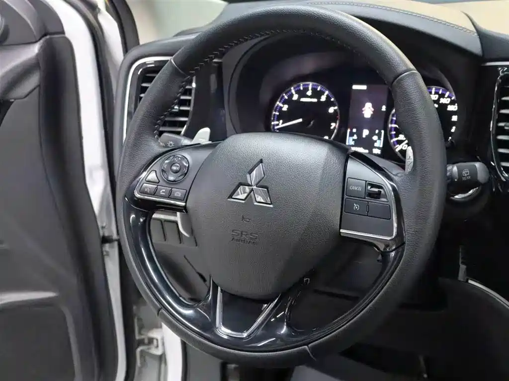 Mitsubishi Outlander 2021 2.4L 4WD Yaodong Edition 5-seater фото 13