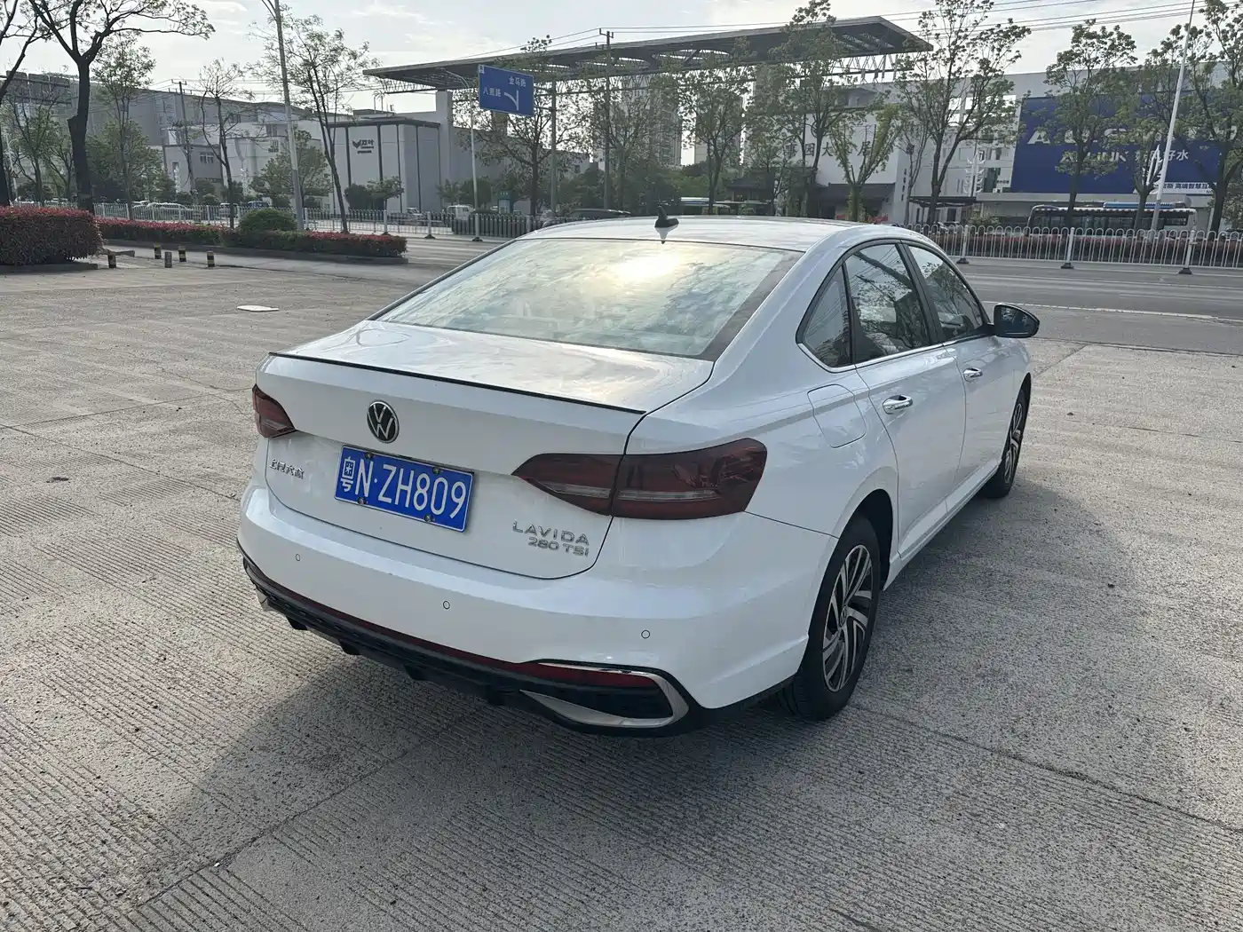 Volkswagen Lavida 2023 280TSI DSG Starlight Comfort Edition фото 5