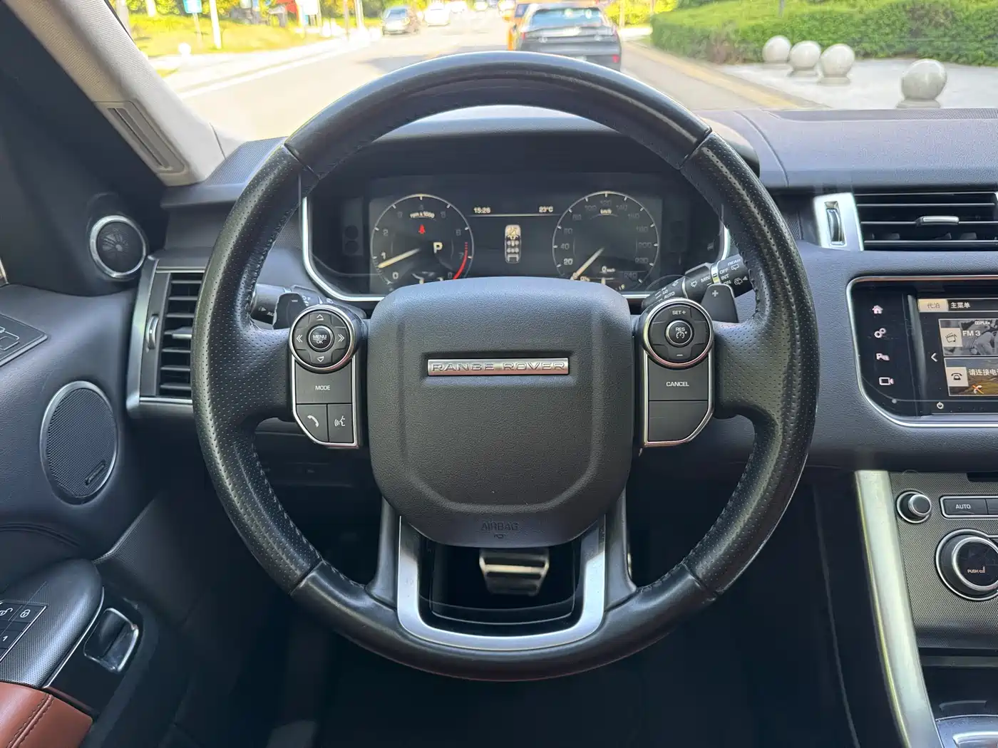 Land Rover Range Rover Sport 2016 Model 3.0 SC V6 HSE DYNAMIC фото 12