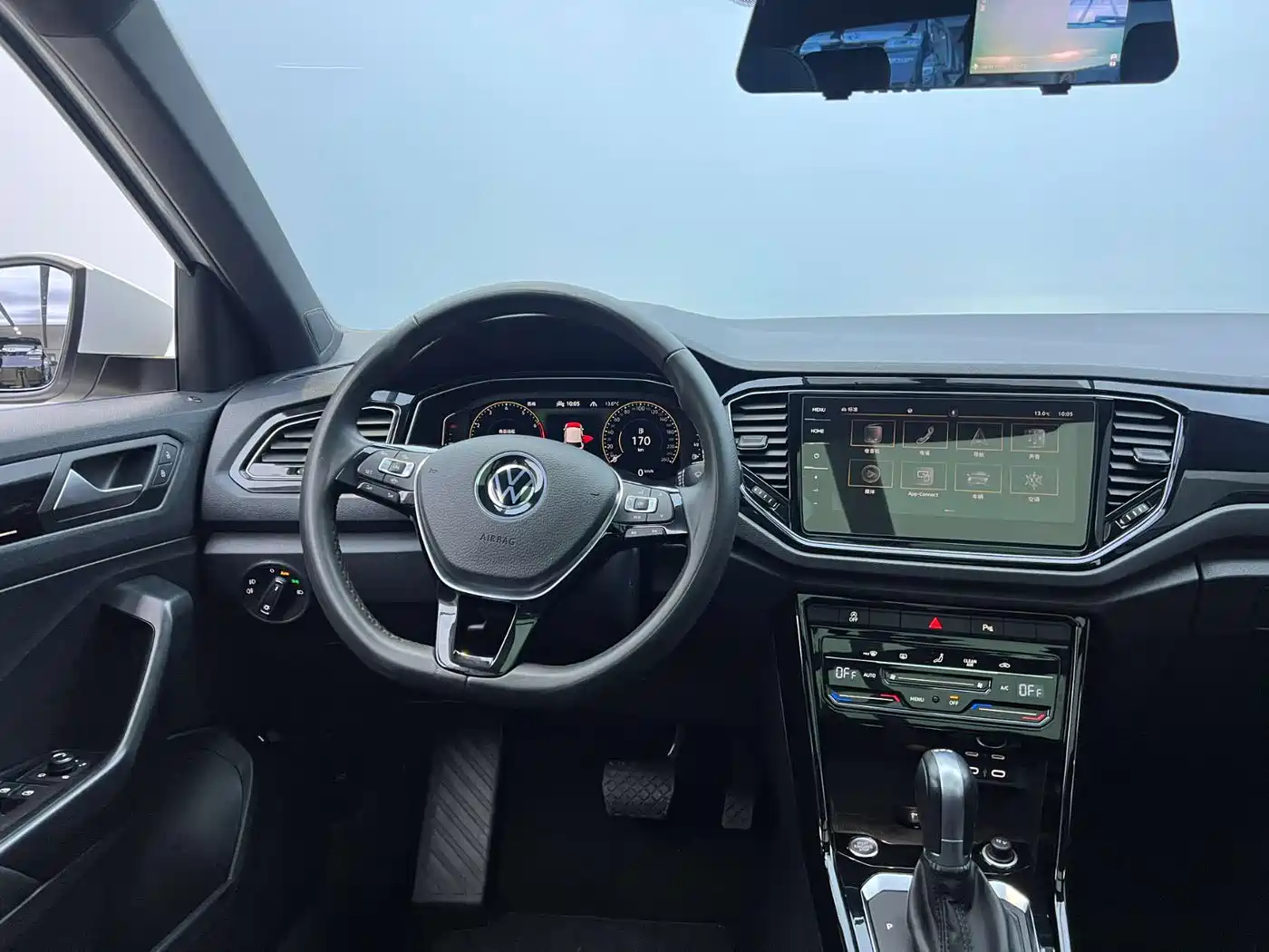 Volkswagen T-ROC 2021 Facelift 280TSI DSG 4WD Luxury Smart Connect Edition фото 17