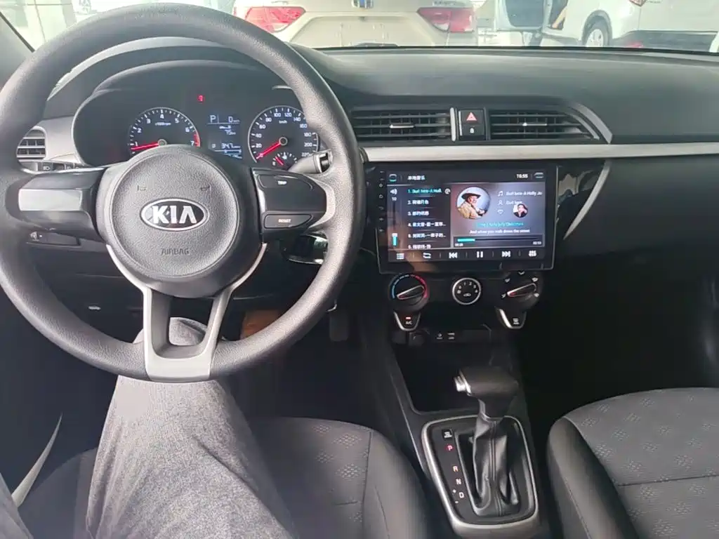 Kia K2 2018 2017 Sedan 1.4L AT GLS