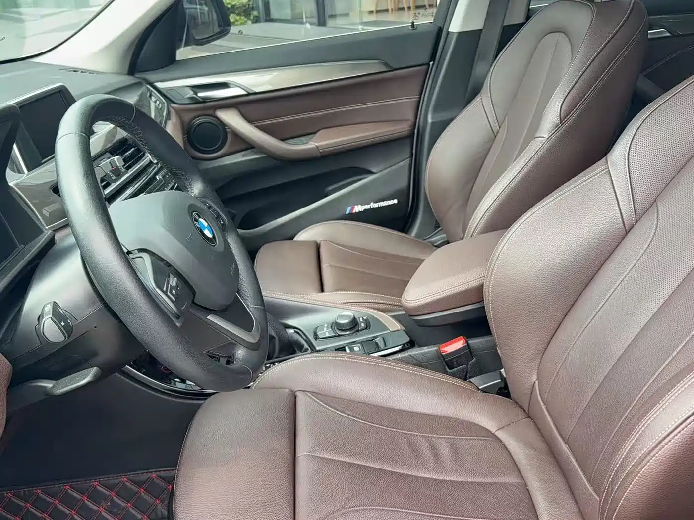 BMW X1 2019 sDrive18Li Premium Model фото 13