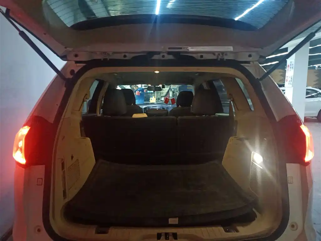 Фото 19 - Ford Edge