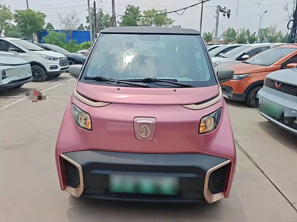 صورة 3 - Baojun E200