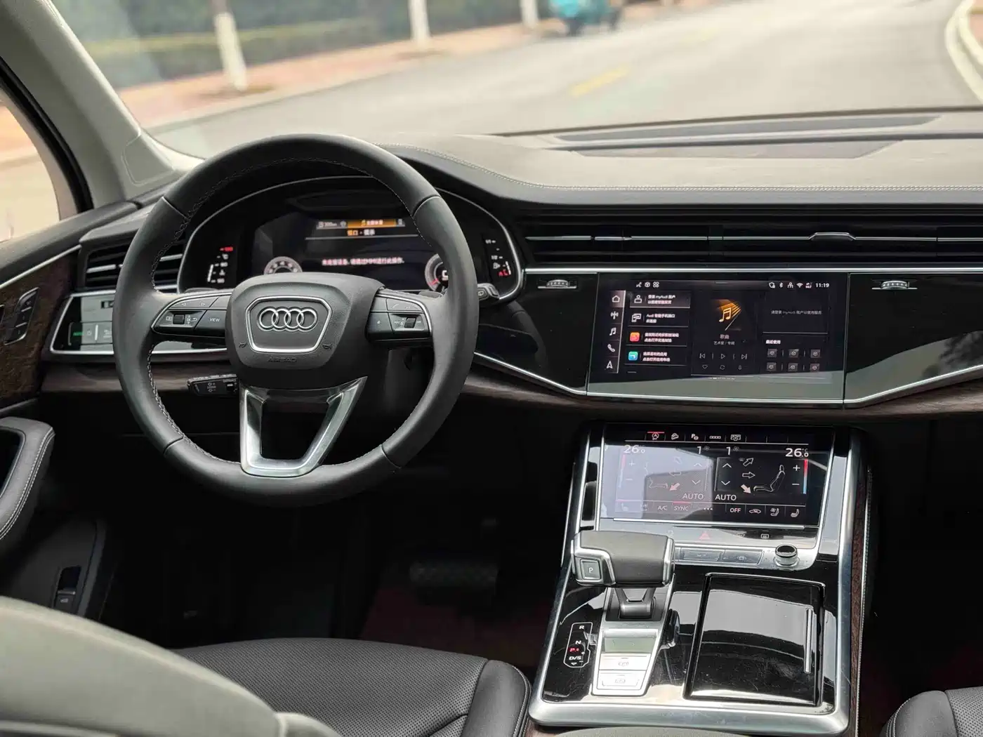 Audi Q7 2025 55 TFSI quattro S line Black Warrior фото 7