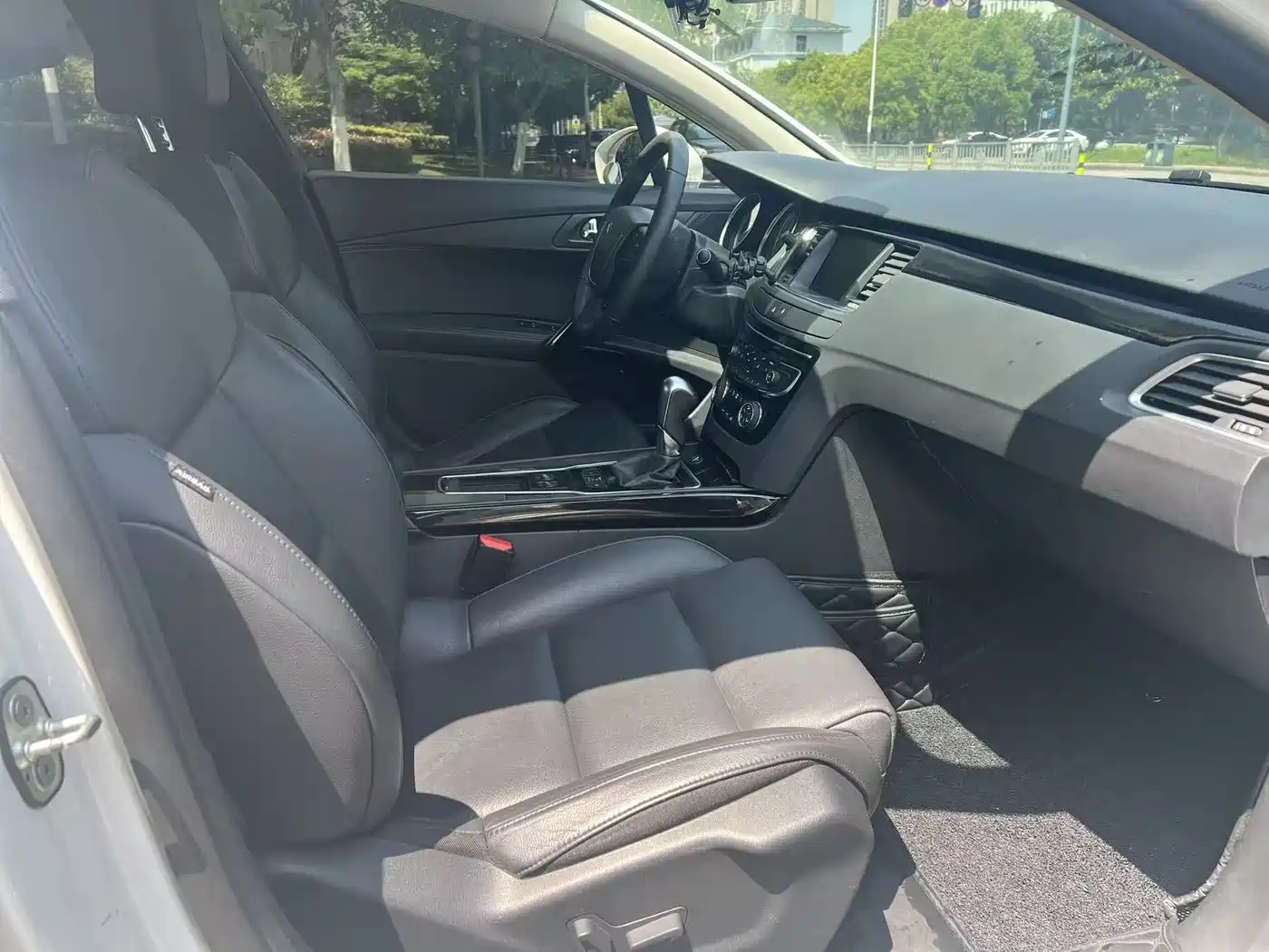 Peugeot 508 2015 1.6THP Auto Excellence Edition фото 9