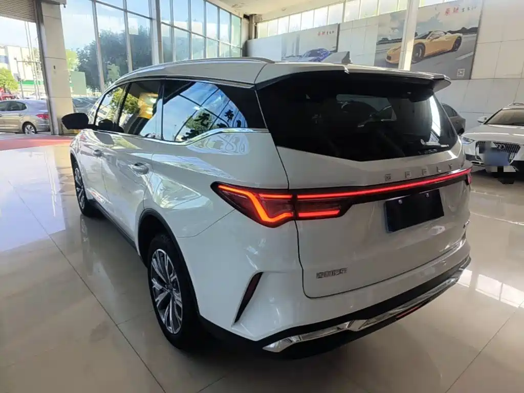 Фото 5 - Geely Jiaji