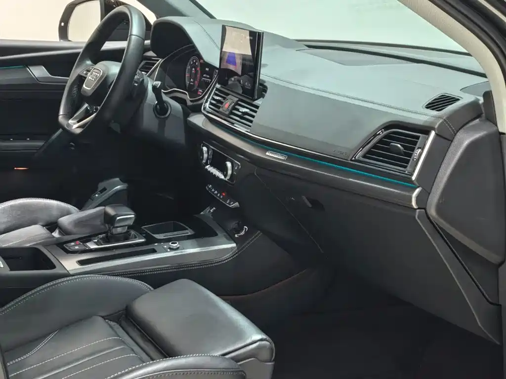 Audi Q5L 2022 40T Luxury Dynamic фото 19