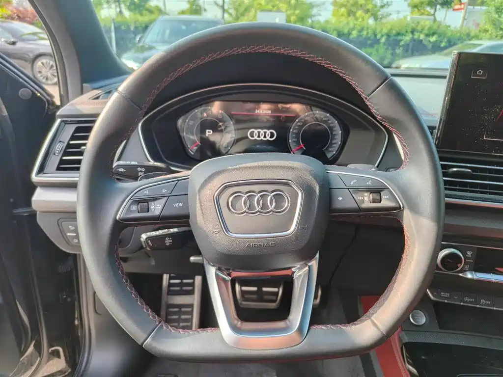 Audi Q5L 2025 40 TFSI Luxury Dynamic фото 10
