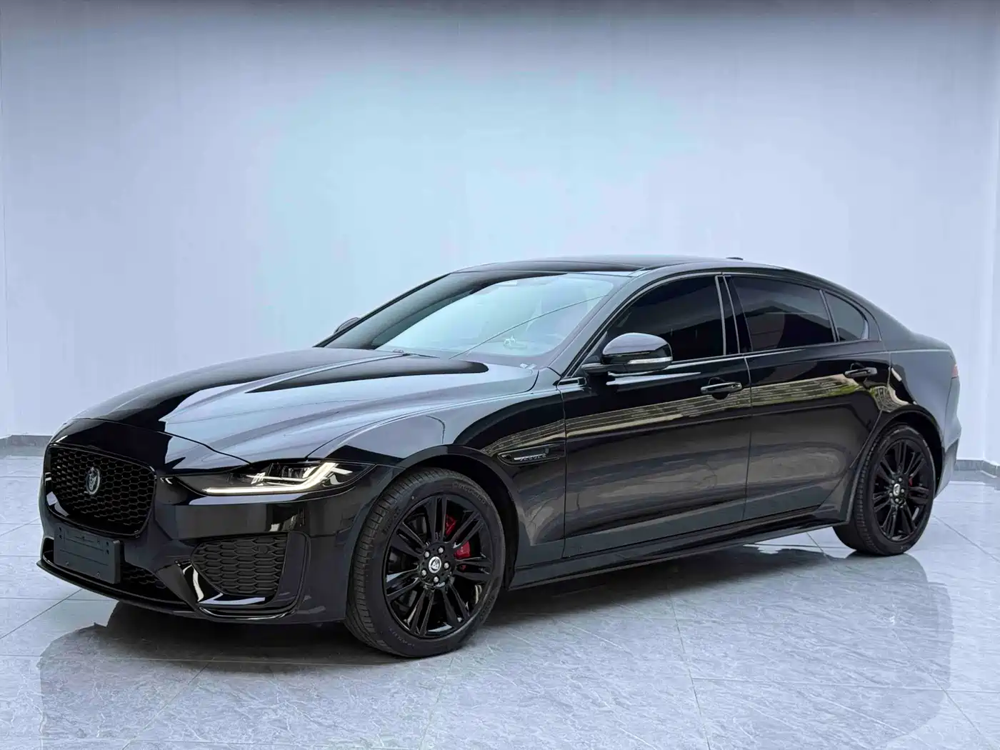 Jaguar XEL 2024 Model 2.0T 250PS R-DYNAMIC S Gloss Black Sport Edition