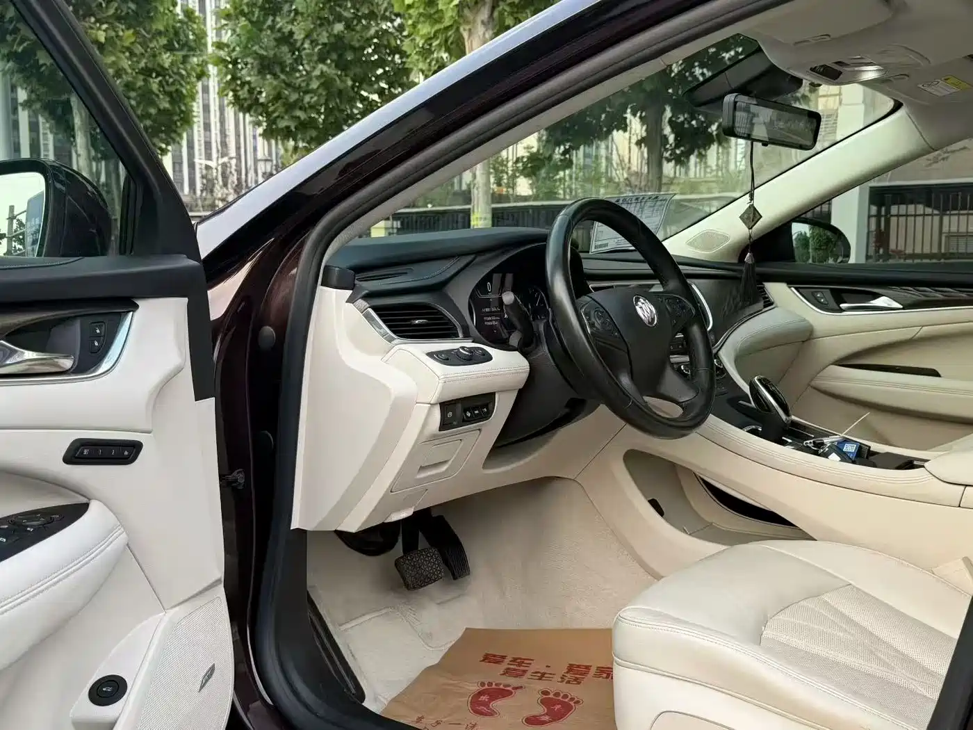 BUICK LACROSSE