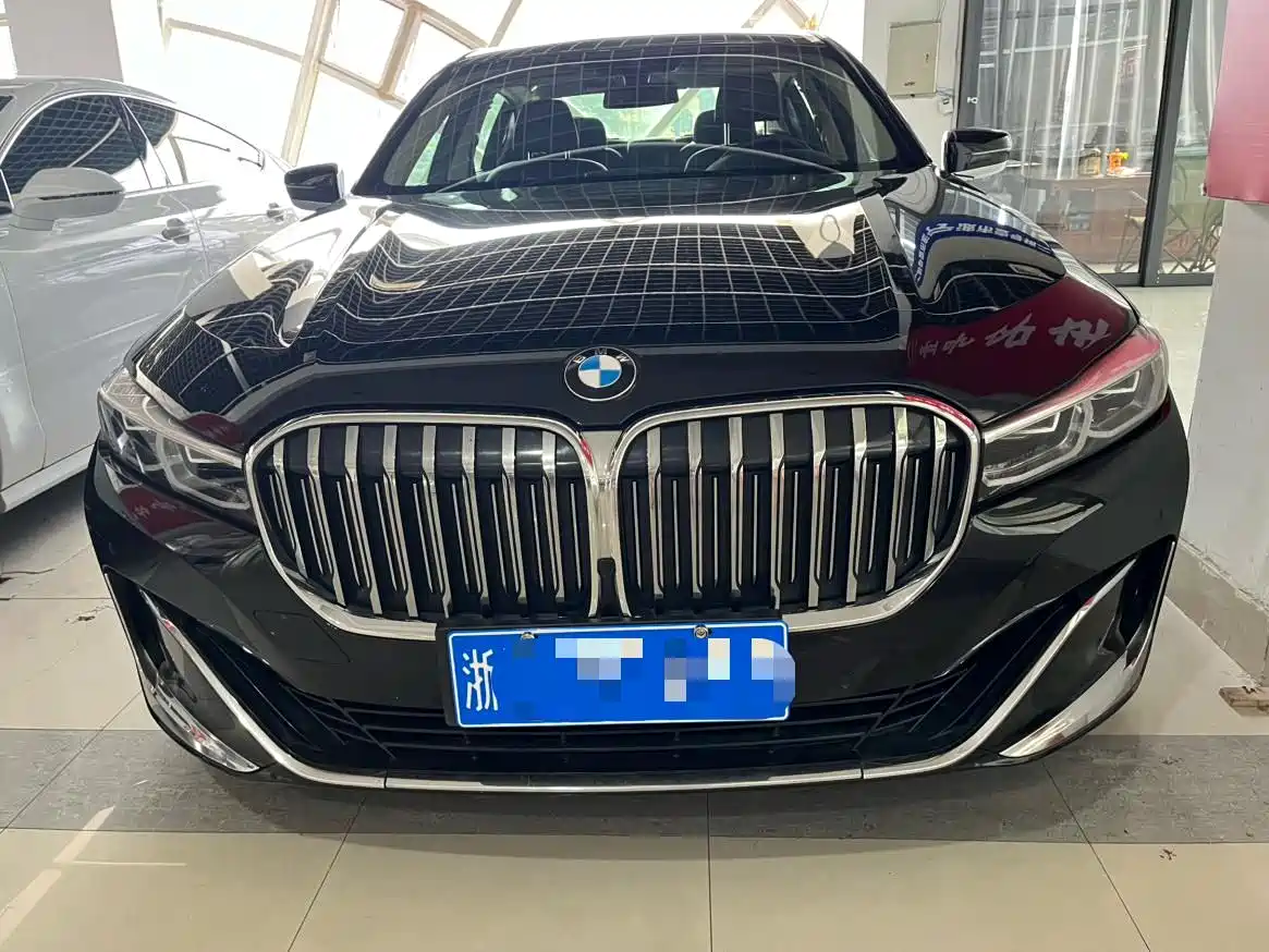 BMW 7 Series 2019 730Li Luxury Package фото 2
