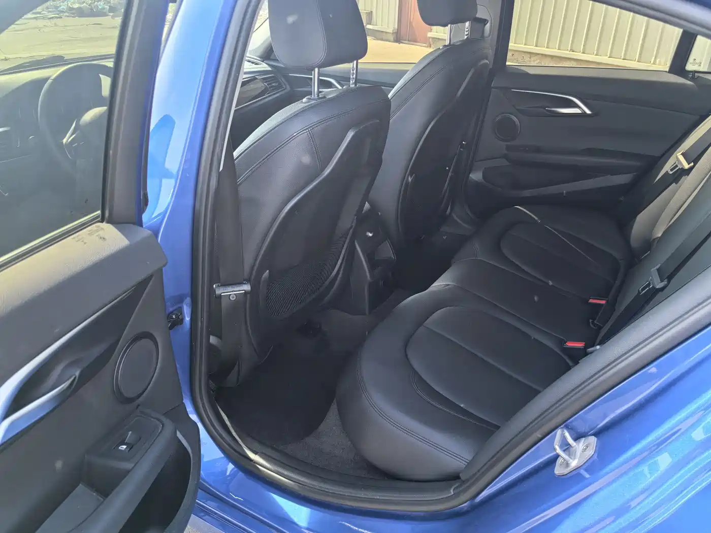 BMW 1 Series 2018 118i Sport Edition фото 11
