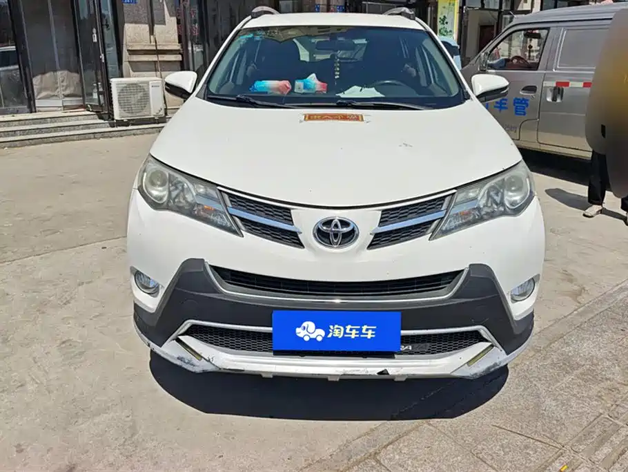 Toyota RAV4 Rongfang 2013 2.0L CVT 2WD Urban фото 2