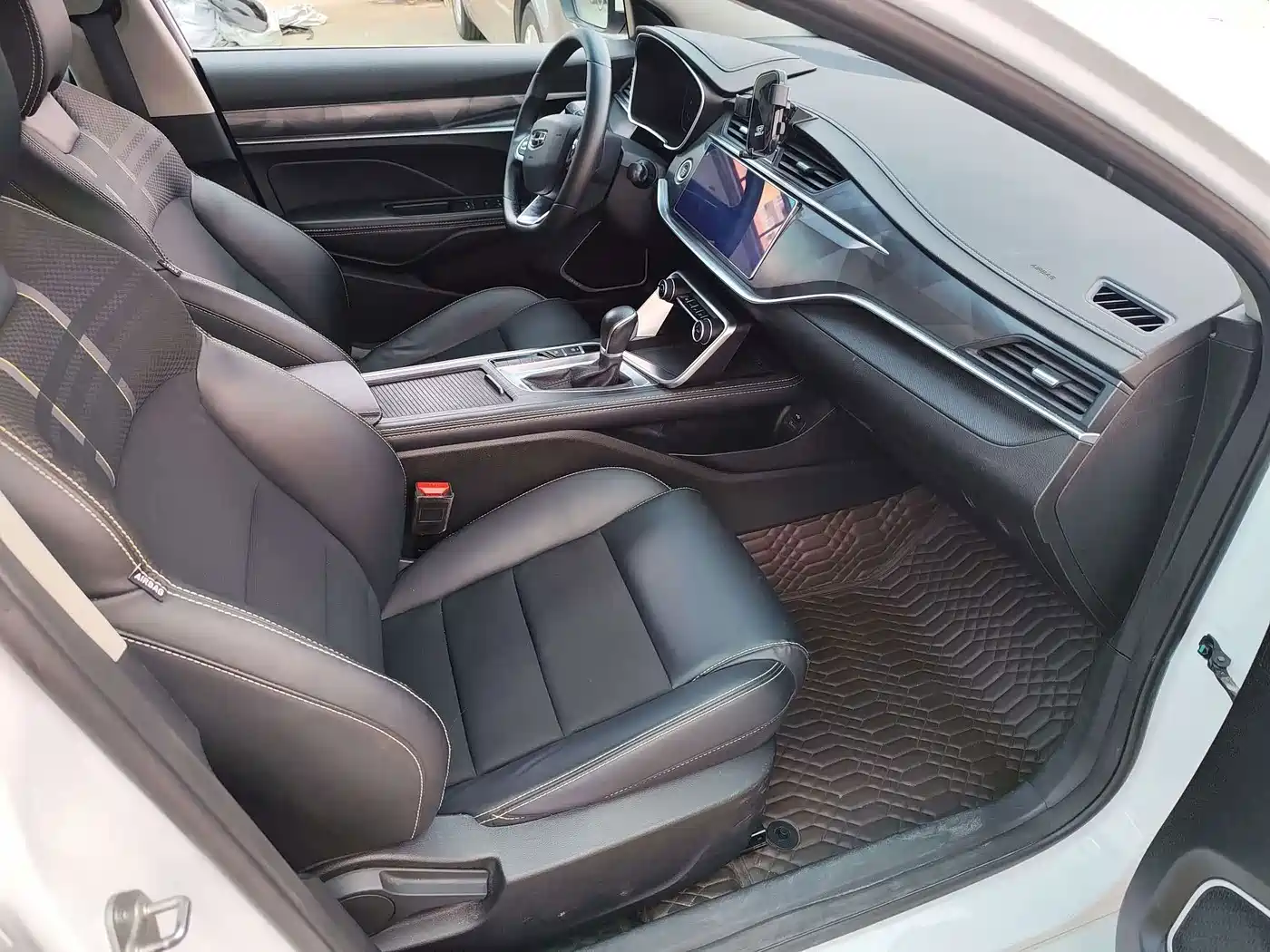 Фото 6 - Geely Binrui